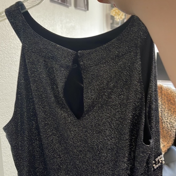 Dress - Picture 3 of 3